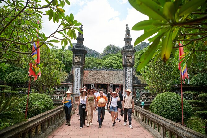 Ninh Binh Day Trip: Hoa Lu-Trang An/Tam Coc-Mua Cave-Cycling-Boat - Hoa Lu and the Temples of Dai Co Viet