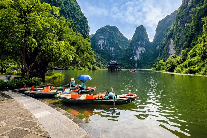 Ninh Binh Day Trip: Hoa Lu-Trang An/Tam Coc-Mua Cave-Cycling-Boat - Climbing Mua Cave’s 500 Steps