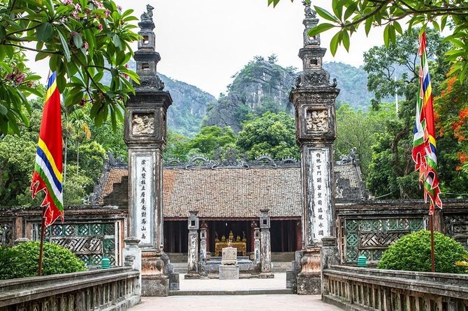 Ninh Binh Full-Day Tour from Hanoi to Hoa Lu, Tam Coc & Mua Cave Via Boat & Bike - Tam Coc by bamboo boat for 90 minutes