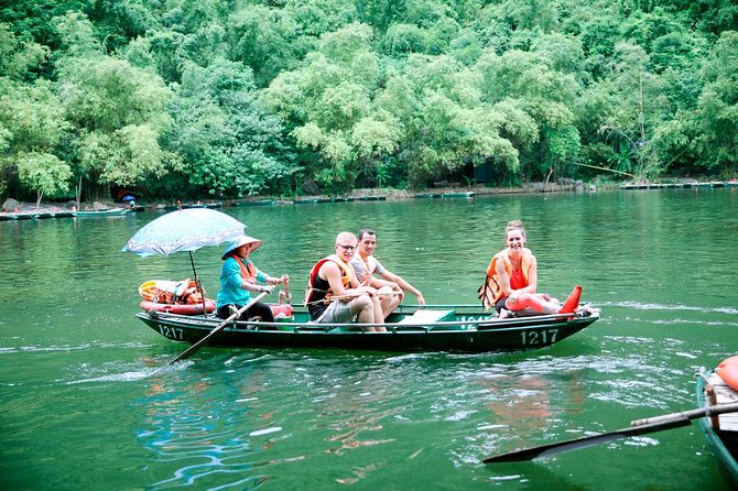 Ninh Binh Full-Day Tour from Hanoi to Hoa Lu, Tam Coc & Mua Cave Via Boat & Bike - Local buffet lunch before the afternoon sights