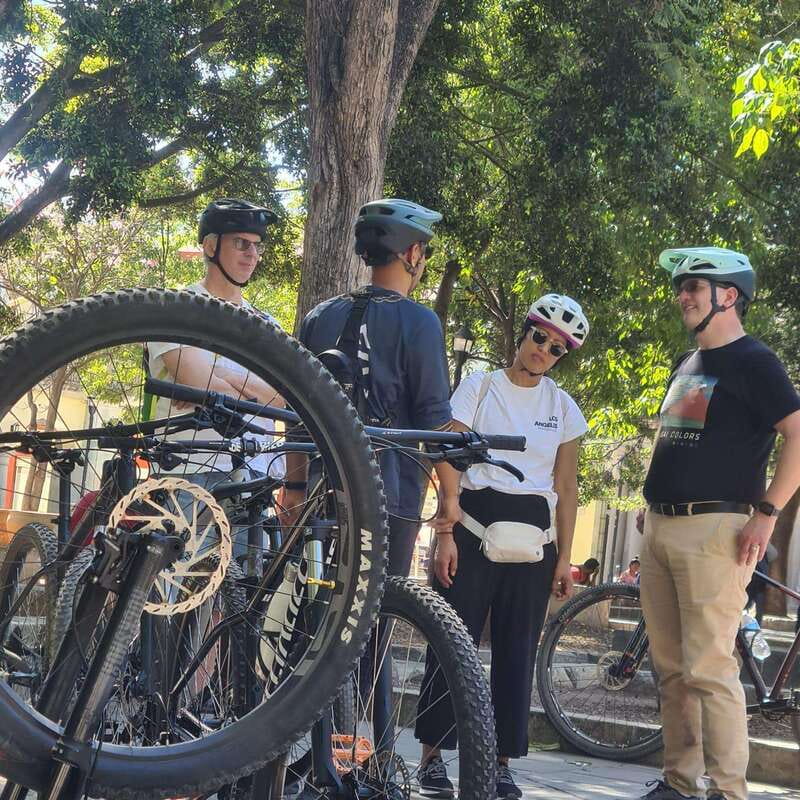 Oaxaca City: Bike Tour with Professional Guide+Art workshop - Xochimilco: a slower look at an older neighborhood