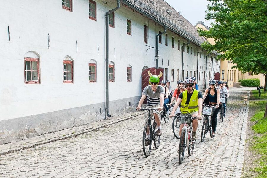 Oslo: 3-Hour Highlights Bike Tour - City Hall and the Nobel Peace Prize setting