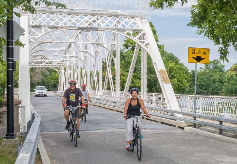 Ottawa: 4 or 8-Hour Bike Rental with Self-Guided Tour - Key points at a glance