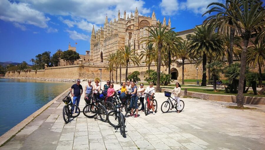 Palma de Mallorca: Guided Bicycle Tour - The guide makes the difference