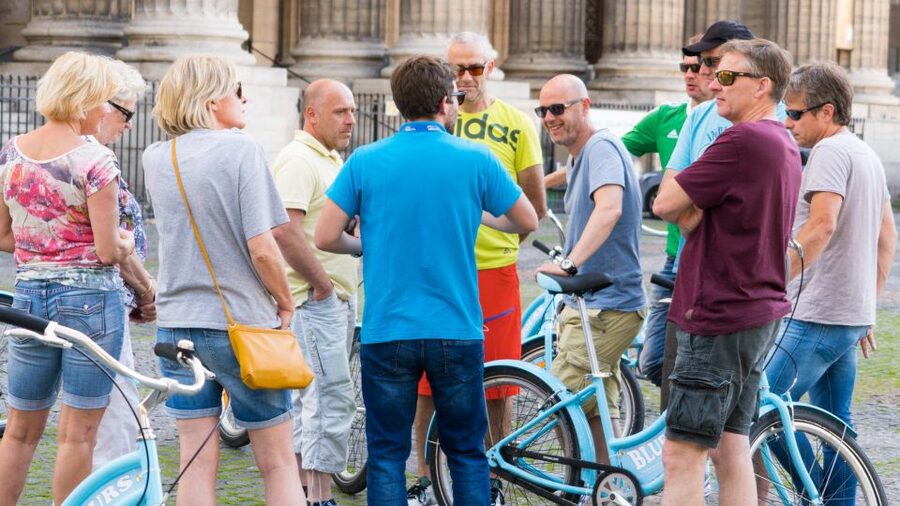 Paris 4-Hour Bike Tour: Off the Beaten Path - Le Marais, from Jewish Paris to side-street Paris