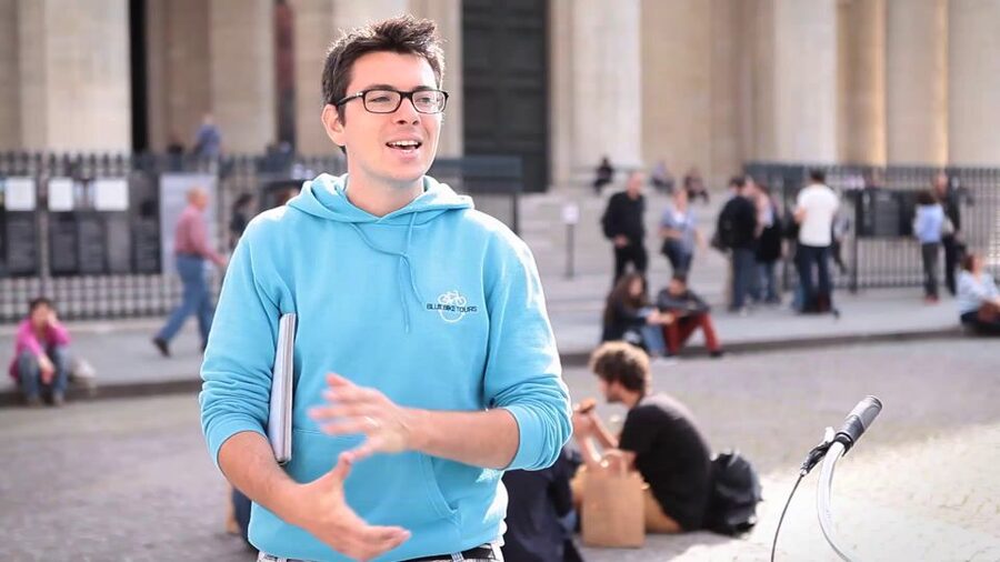 Paris 4-Hour Bike Tour: Off the Beaten Path - Starting beside the Saint-Michel Fountain