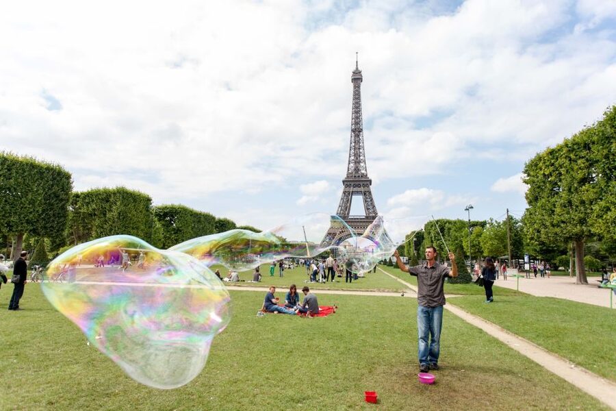 Paris Bike Tour: Eiffel Tower, Place de la Concorde & More - Invalides, Napoleon, and the military story of Paris