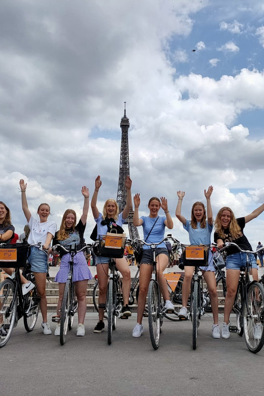 Paris: City Highlights Bike Tour - Les Invalides and the ride beside the Seine