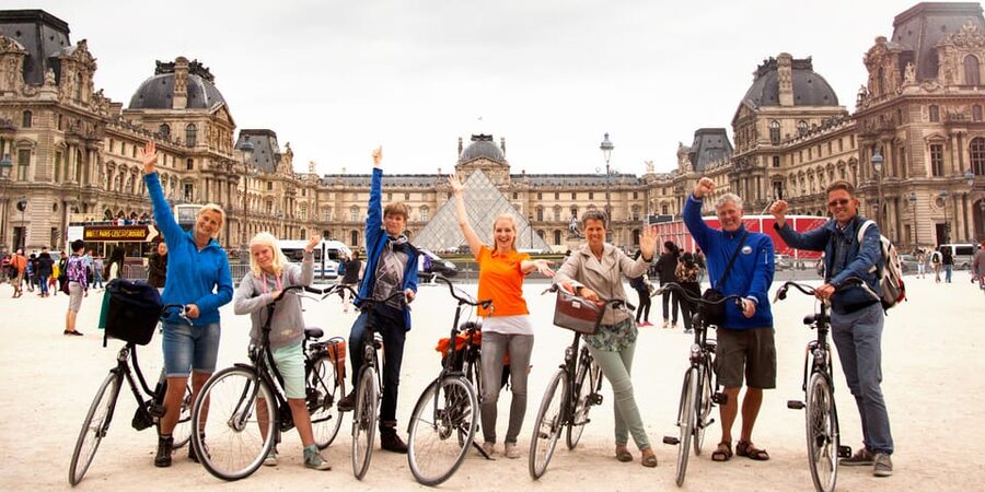 Paris: City Highlights Bike Tour - The Eiffel Tower, Musée d’Orsay, and the Louvre