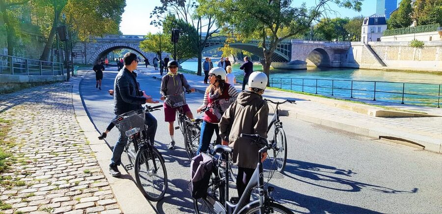 Paris: City Treasures Bike Tour - What the cycling feels like in Paris