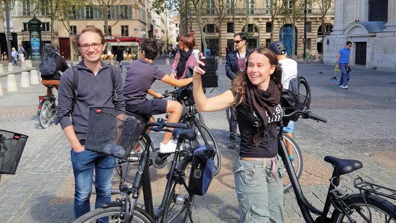 Paris: City Treasures Bike Tour - Why the guide makes the difference