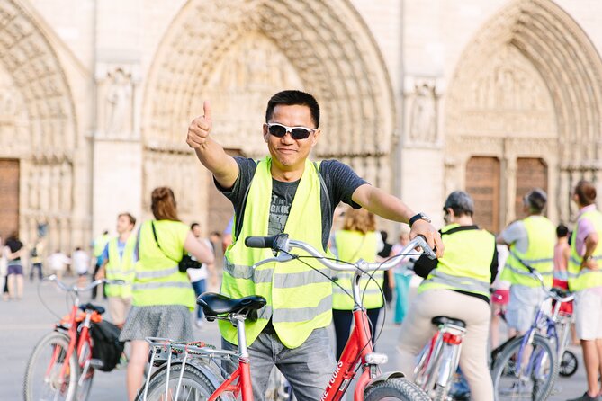 Paris Evening Snapshot Bike Tour - The Eiffel Tower as the evening finale