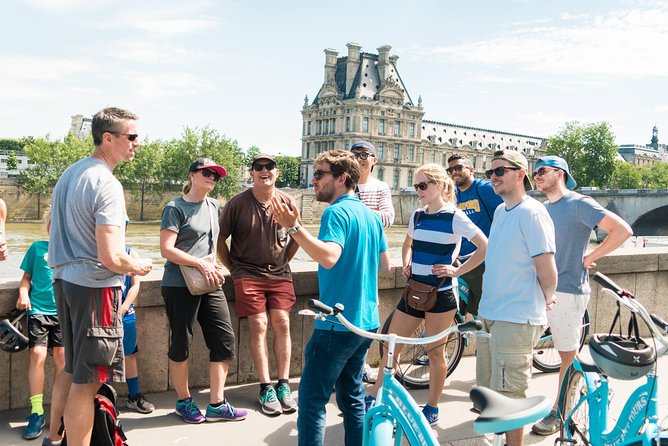 Paris Highlights Bike Tour: Eiffel Tower, Louvre and Notre-Dame - Why a bike is a smart way to see Paris