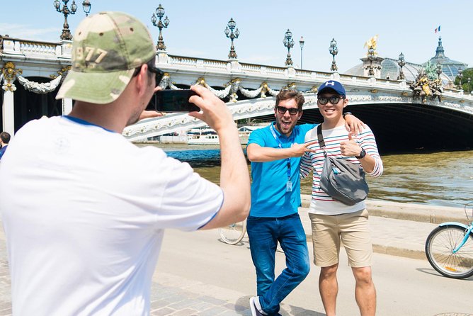 Paris Highlights Bike Tour: Eiffel Tower, Louvre and Notre-Dame - Champs-Élysées, Invalides, and Pont Alexandre III