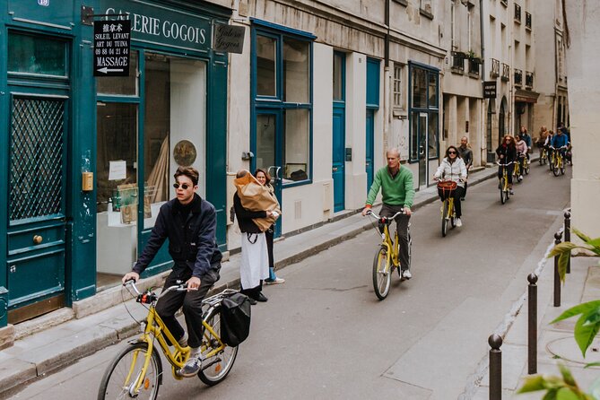 Paris Local Districts and Stories Off the Beaten Track Guided Bike Tour - Hôtel de Ville and the first look at the Marais