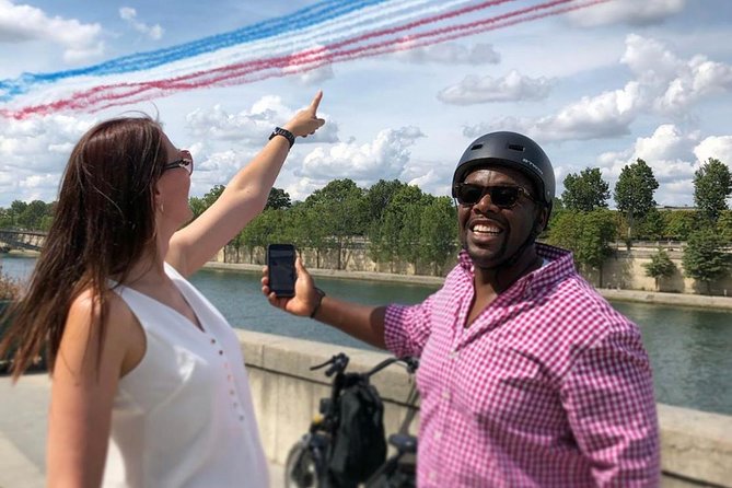 Paris Sightseeing Family Friendly Guided Electric Bike Tour - From Place Vendôme to the Louvre