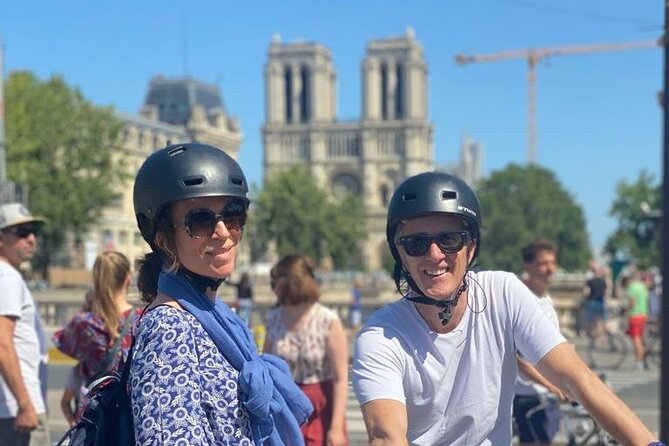 Paris Sightseeing Family Friendly Guided Electric Bike Tour - Bridges, islands, and Notre-Dame