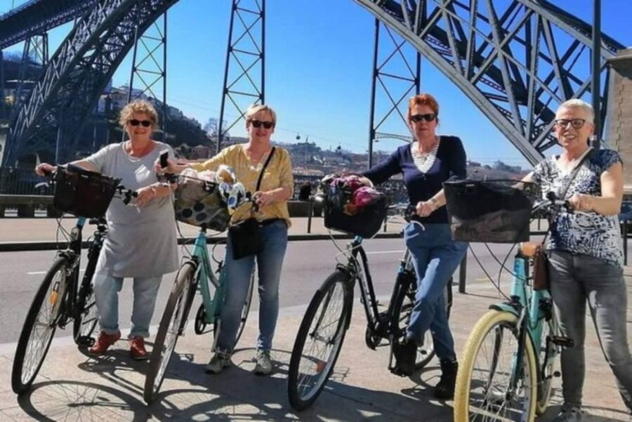 Porto: 1 to 4 Day Electric Bicycle Rental - Starting with a map and your own route