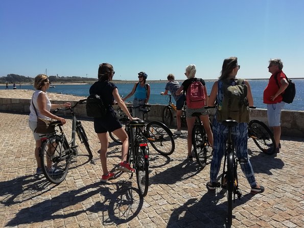 Porto: 3-Hour Old Town & Riverside Bike Tour - Guided Experience - Alfândega and the Douro waterfront