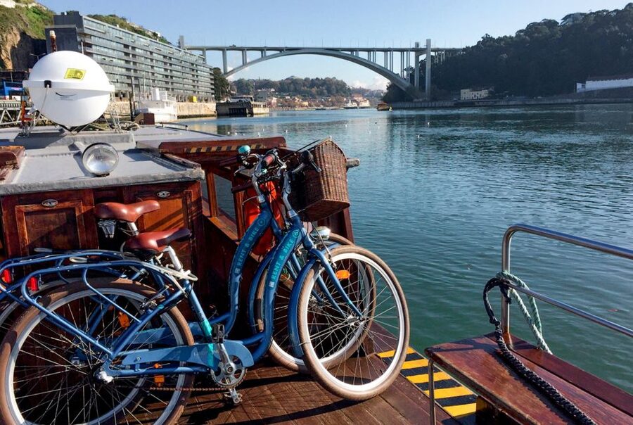 Porto: City Bike Rental - Starting in Miragaia with a Practical City Bike