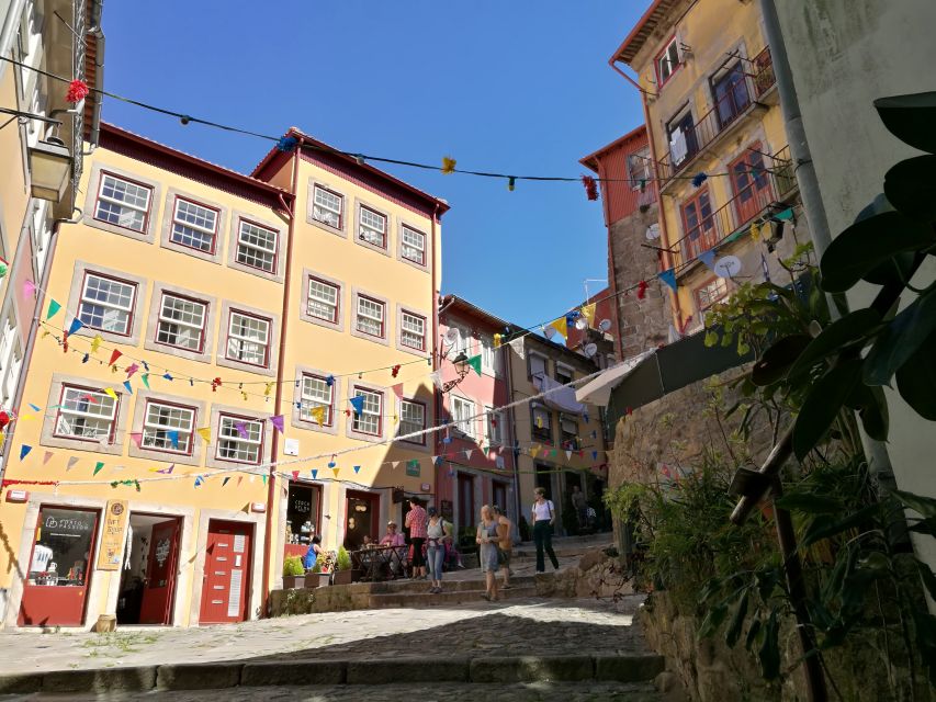 Porto: City Highlights 3-Hour Guided Electric Bike Tour - Traffic, rain, and riding conditions