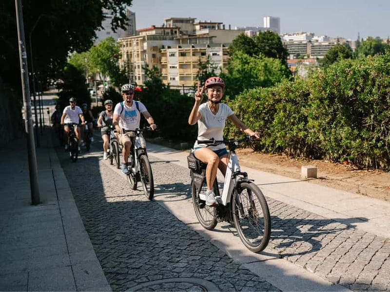 Porto: Highlights in 3 Hours E-Bike Tour - Palácio de Cristal gardens and Porto’s high views