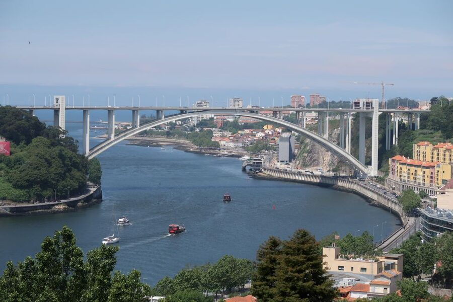 Porto: Self-Guided Bike and Boat Tour with Port Wine Tasting - A flexible day between Porto, Gaia, and the Douro