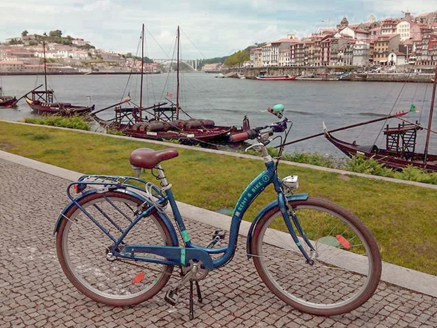 Porto: Self-Guided Bike and Boat Tour with Port Wine Tasting - Afurada, where the route gets more local