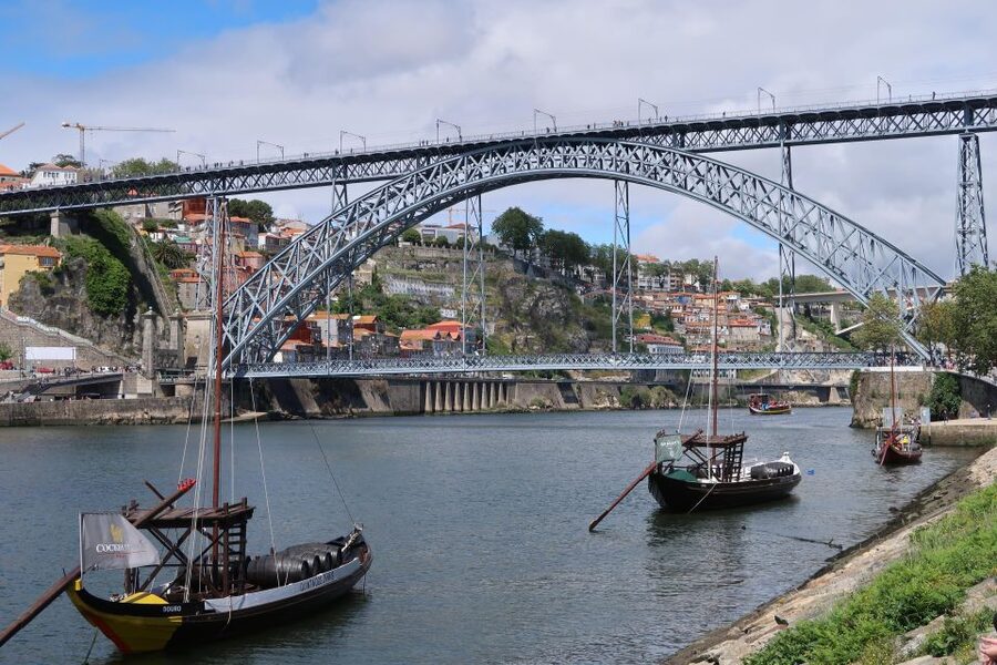 Porto: Self-Guided Bike and Boat Tour with Port Wine Tasting - Who will enjoy this experience most