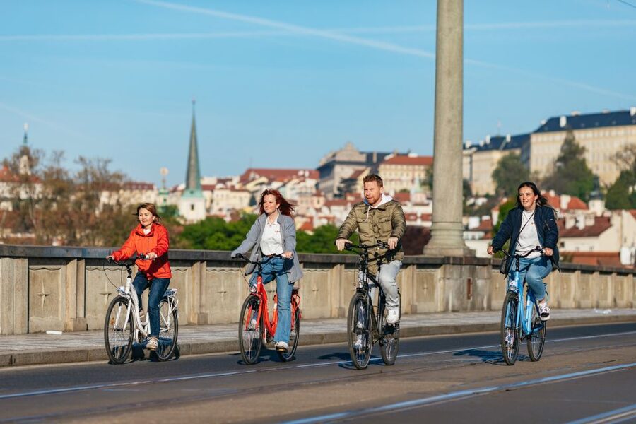 Prague: Complete Bike Tour - Bikes, comfort and the real riding conditions