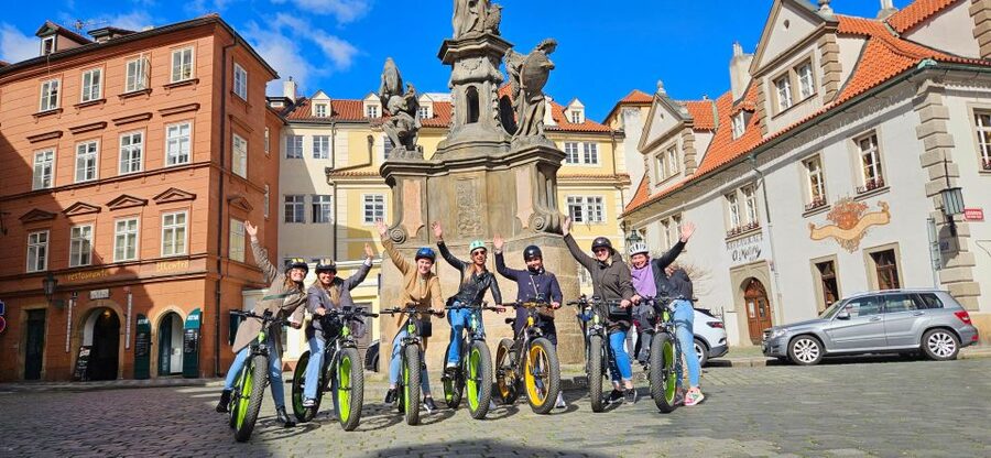 Prague: Highlights Tour on e-Scooter or eBike - Learning the e-scooter before the first hill
