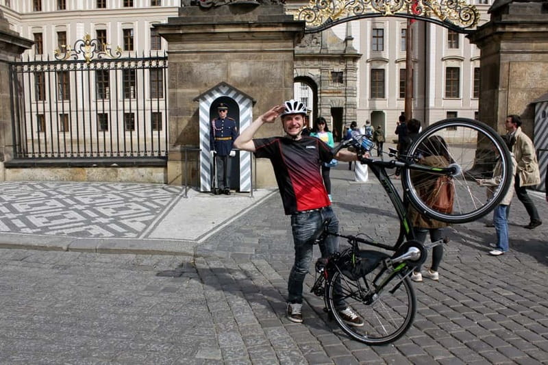 Prague: Small Group or Private Bike City Tour - Why a bike is a smart way to see Prague