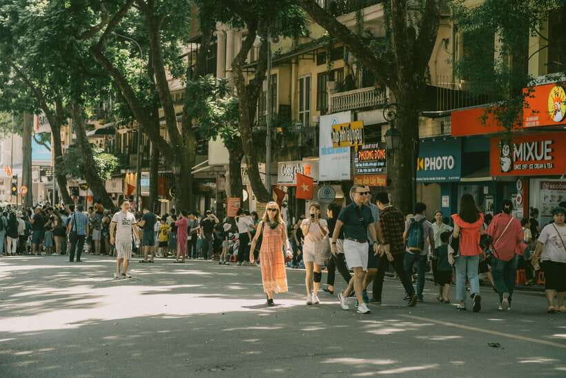 Private 3 hour bike tour with coffee break - Why Shanghai Works So Well by Bicycle
