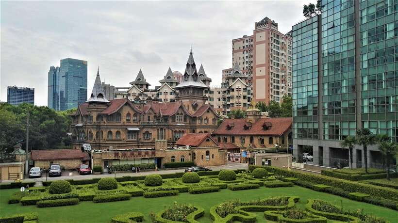 Private 3 hour bike tour with coffee break - The First 90 Minutes: Old Shanghai, Parks, and City Streets