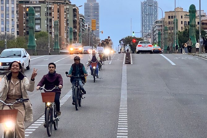 Private Bike Tours - Customizable Route, Top Barcelona Highlights - What the guides add to the ride