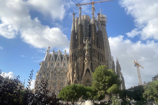 Private discovery bike tour of Barcelona - The Gothic quarter, city power, and Roman Barcelona