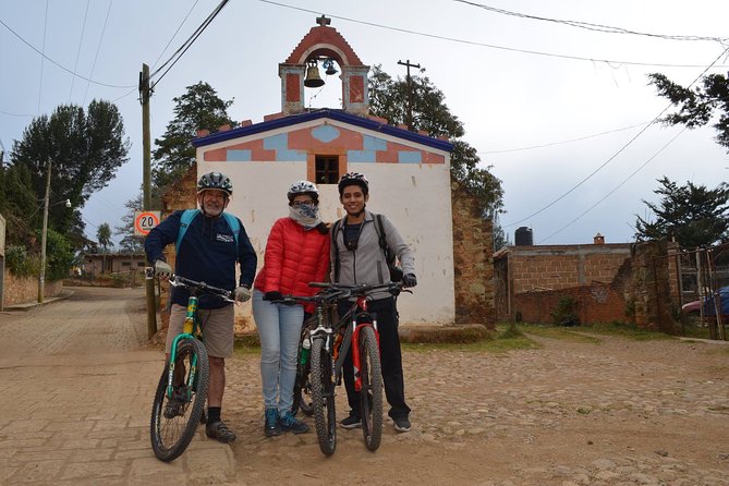 Private Historical Tour in the Sierra Santa Rosa by Bicycle - Mineral del Monte de San Nicolás and its temple