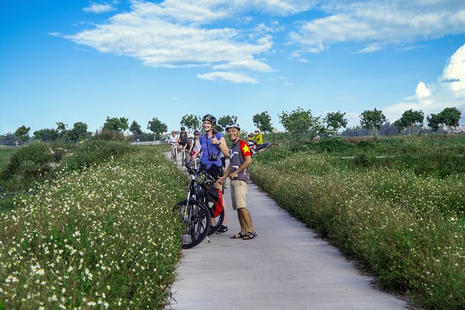 Private Hoi An Evening Food Tastings Tour by Bike - Cam Nam Island for banh xeo and Hoi An BBQ