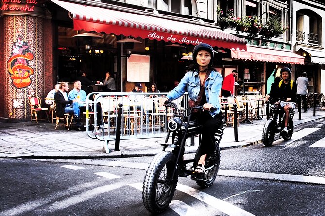 Private Paris electric bike ride with video - What the souvenir video adds