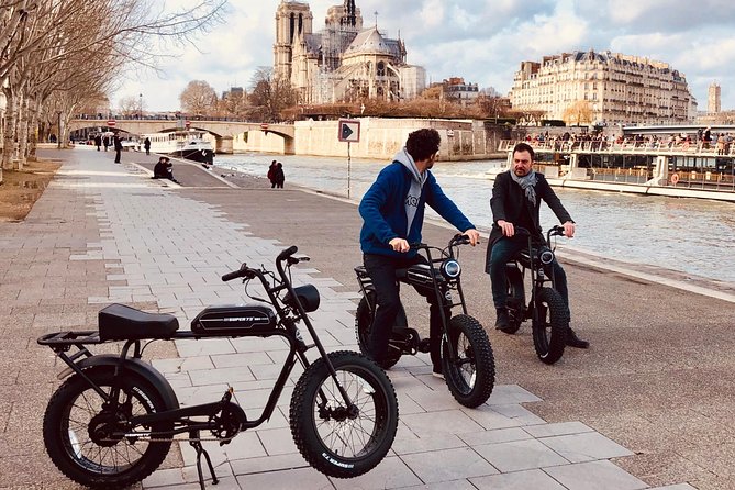 Private Paris electric bike ride with video - Notre-Dame and the quiet routes of Île Saint-Louis