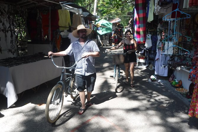 Private Tour in El Malecon Boardwalk Bike Ride - Isla Cuale, a green break in the city