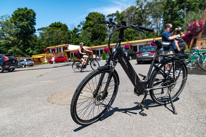 Quebec City - Electric Bike Rental on Ile d'Orléans - The Road Is the Main Trade-Off