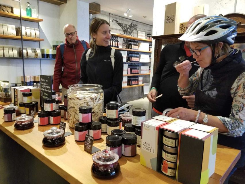 Quebec City: Ile d'Orléans Guided E-Bike Tour with Tastings - Wine, cheese, and a family vineyard