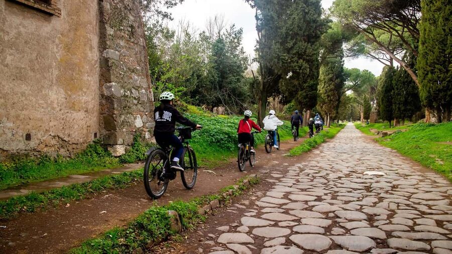 Rome: Appian Way Aqueducts Bike Tour (UPG Catacombs & Lunch) - Villa dei Quintili and the Appian Way monuments