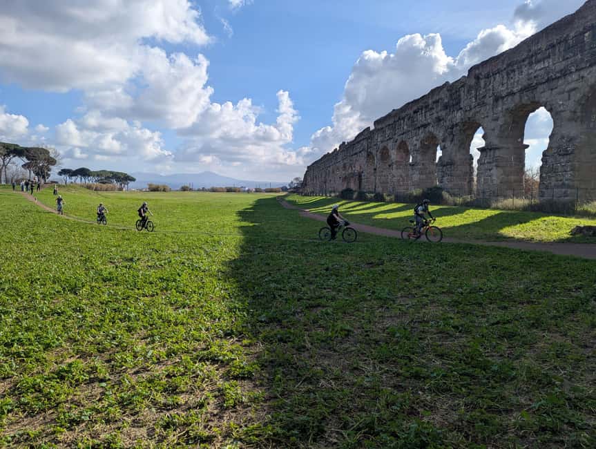 Rome: Appian Way, Catacombs & Aqueducts by eBike + Transfer - A smart start near Circus Maximus