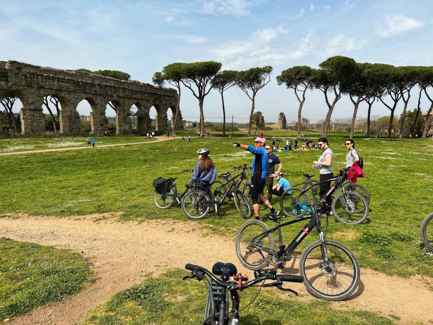 Rome: Appian Way E-Bike Tour Catacombs, Aqueducts & Picnic - Going underground at the catacombs