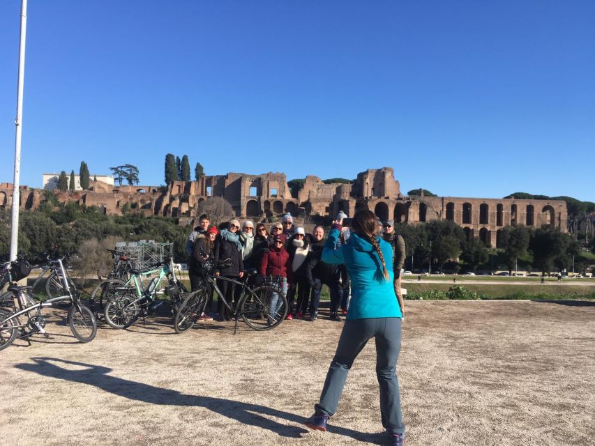 Rome: City Highlights E-Bicycle Tour - What the guide adds to the ride