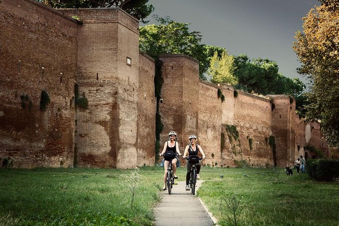 Rome EBike Tour: Appian Way, Catacombs & Roman Aqueducts - Porta San Sebastiano and the old city wall