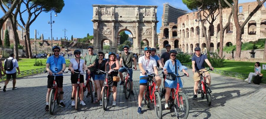 Rome: Standard or E-Bike Highlights Guided Tour - Why a bike works so well in central Rome