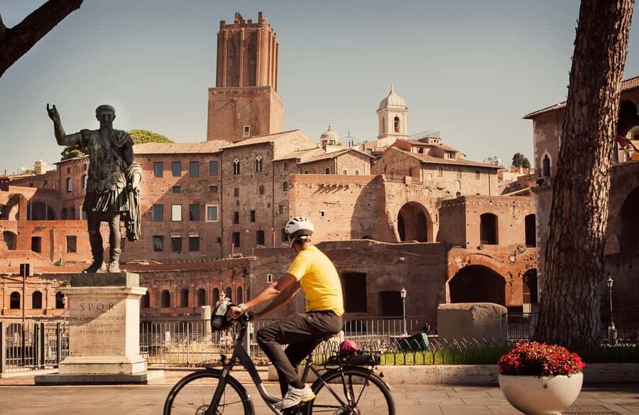Rome: Top Highlights & Hidden Gems Tour by Cannondale E-Bike - What the guides add to the experience